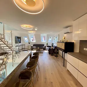 https://triplex-apartment-the-princess-castle.hotels-in-ljubljana.com